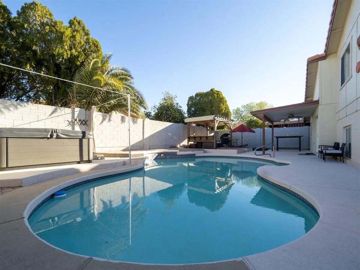 Spacious House With Pool Heater, Hot Tub, Billiards Phoenix Casa vacanze
