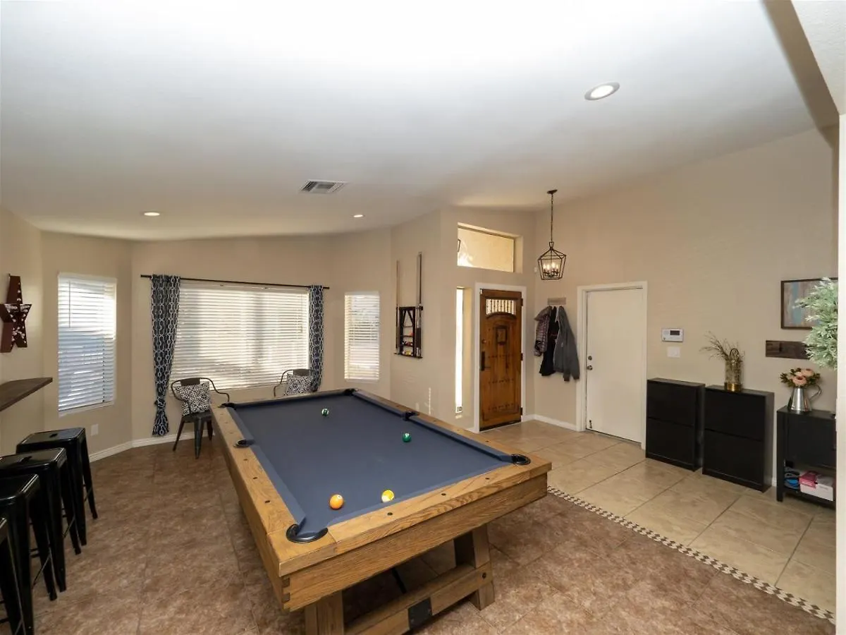 Spacious House With Pool Heater, Hot Tub, Billiards Phoenix