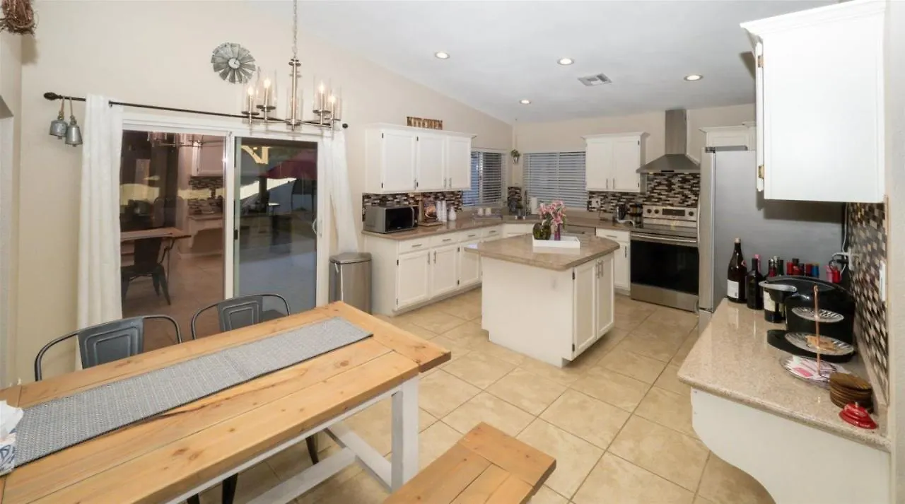 Casa vacanze Spacious House With Pool Heater, Hot Tub, Billiards Phoenix
