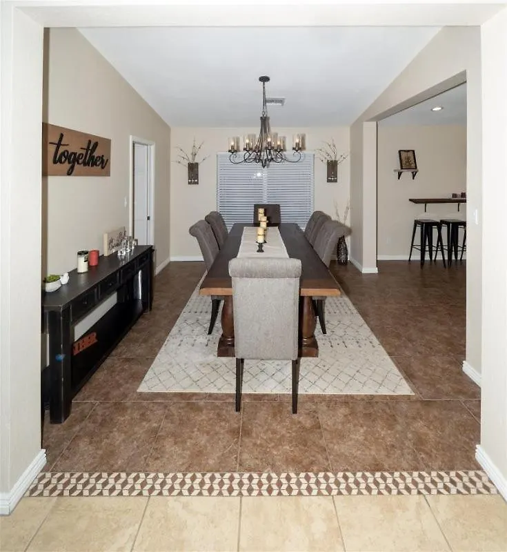 Spacious House With Pool Heater, Hot Tub, Billiards Phoenix