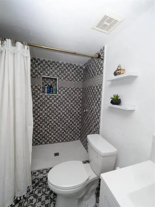Spacious House With Pool Heater, Hot Tub, Billiards Phoenix Casa vacanze